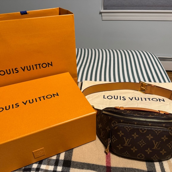 Louis Vuitton Handbags - Louis Vuitton Rush bumbag- sold